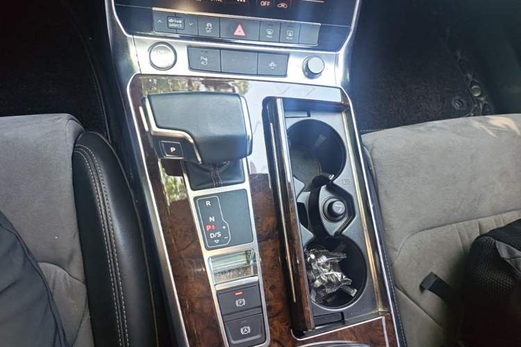 Used Audi A6L 2019 45 TFSI Prestige Dynamic Edition Gear Lever
