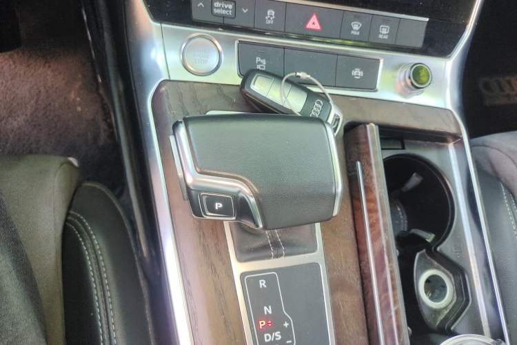 Used Audi A6L 2019 45 TFSI Prestige Dynamic Edition Gear Lever