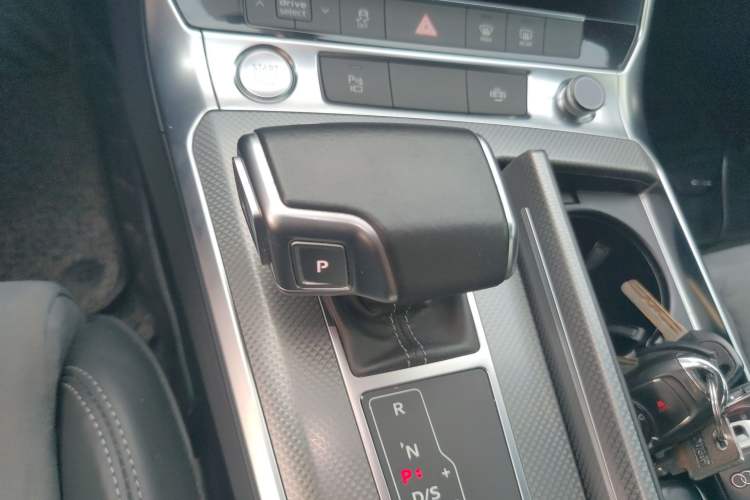 Used Audi A6L 2019 40 TFSI Luxury Dynamic Model Gear Lever