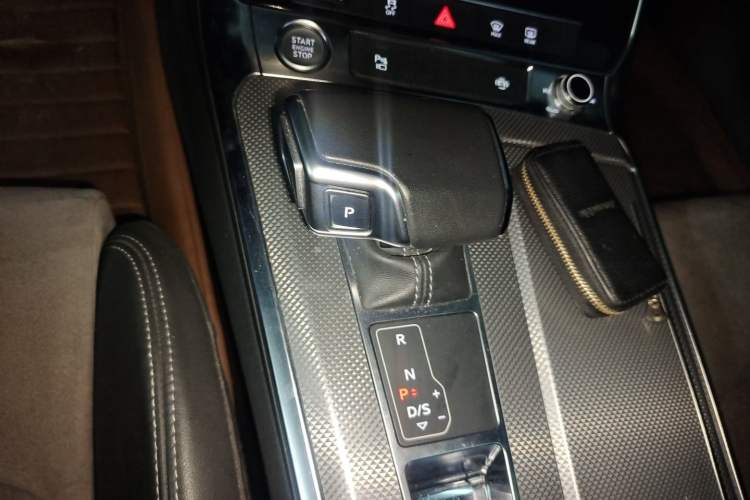 Used Audi A6L 2019 45 TFSI quattro Prestige Dynamic Edition Gear Lever