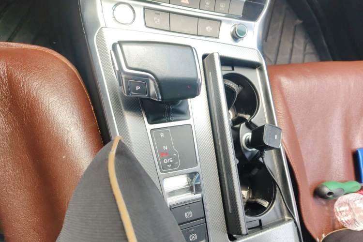 Used Audi A6L 2019 40 TFSI Luxury Dynamic Model Gear Lever