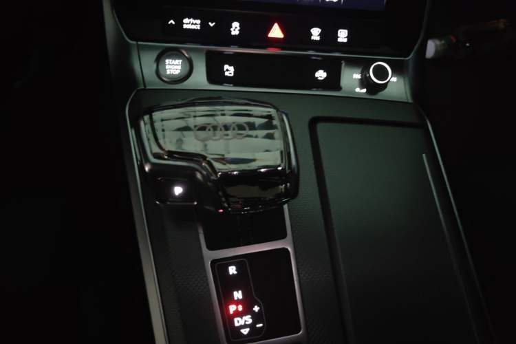 Used Audi A6L 2019 45 TFSI Prestige Dynamic Edition Gear Lever
