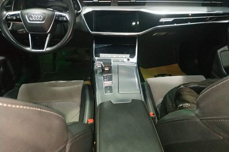 Used Audi A6L 2019 40 TFSI Luxury Dynamic Model Gear Lever