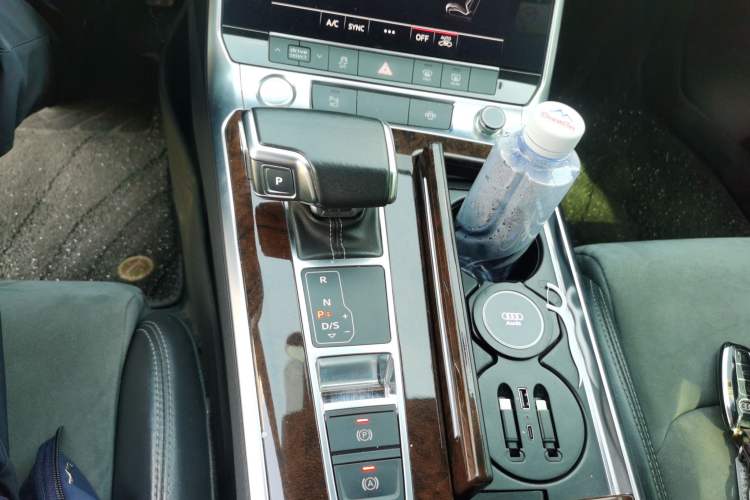 Used Audi A6L 2019 45 TFSI quattro Prestige Dynamic Edition Gear Lever