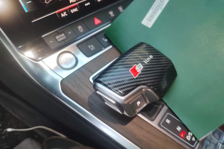 Used Audi A6L 2019 40 TFSI Luxury Dynamic Model Gear Lever