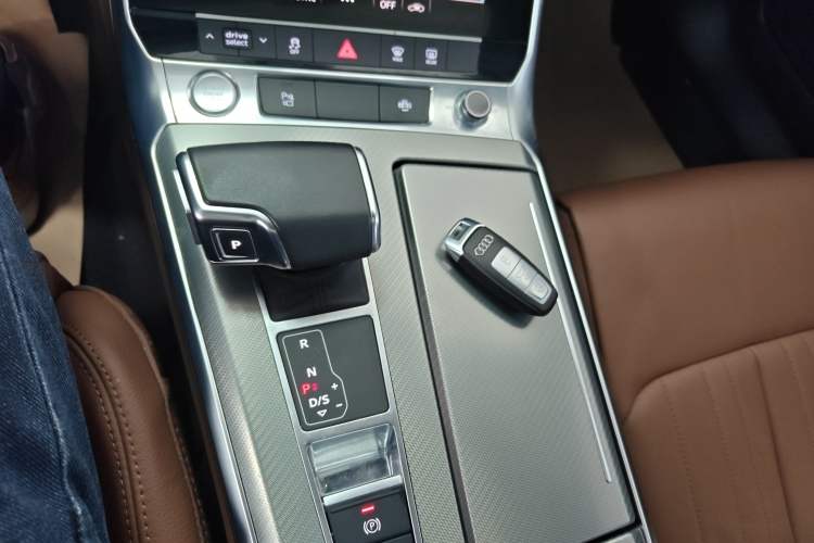 Used Audi A6L 2019 40 TFSI Luxury Prestige Edition Gear Lever