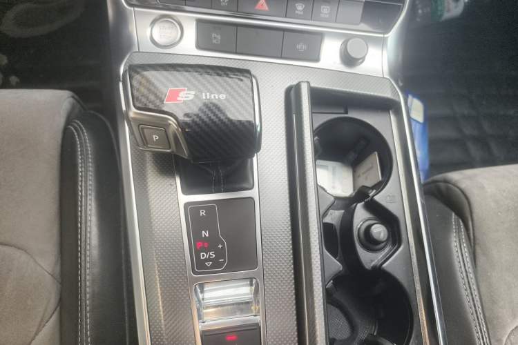 Used Audi A6L 2019 40 TFSI Luxury Dynamic Model Gear Lever