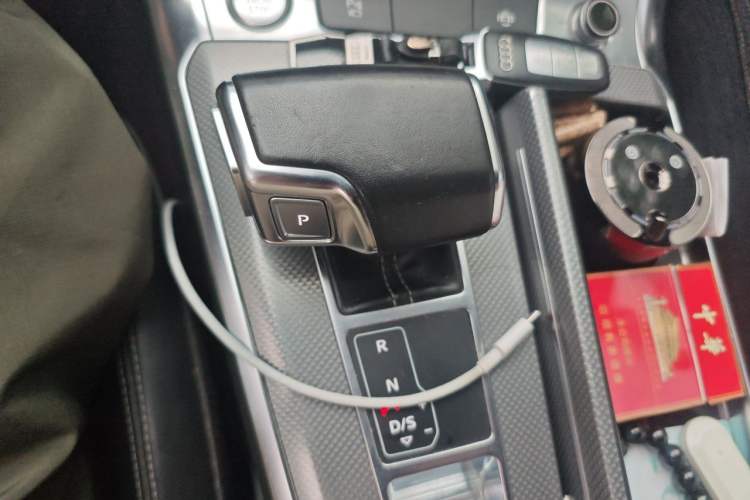 Used Audi A6L 2019 40 TFSI Luxury Dynamic Model Gear Lever