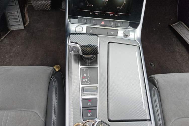 Used Audi A6L 2019 40 TFSI Luxury Dynamic Model Gear Lever