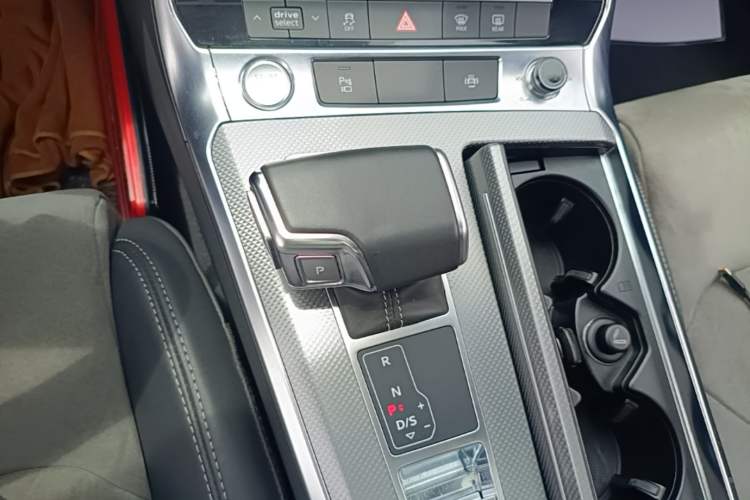 Used Audi A6L 2019 40 TFSI Luxury Dynamic Model Gear Lever
