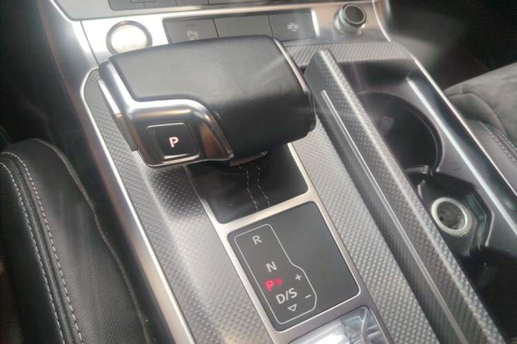 Used Audi A6L 2019 40 TFSI Luxury Dynamic Model Gear Lever