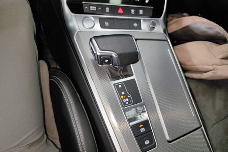 Used Audi A6L 2019 45 TFSI Prestige Dynamic Edition Gear Lever