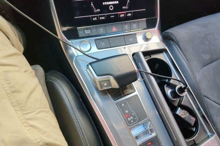 Used Audi A6L 2019 40 TFSI Luxury Dynamic Model Gear Lever