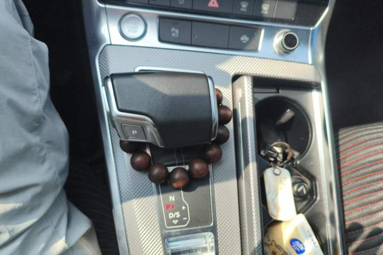 Used Audi A6L 2019 40 TFSI Luxury Dynamic Model Gear Lever