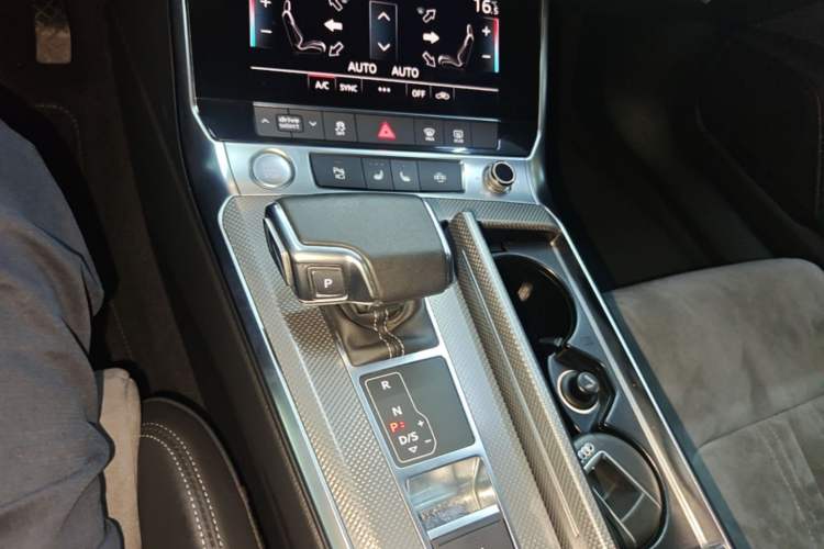 Used Audi A6L 2019 40 TFSI Luxury Dynamic Model Gear Lever