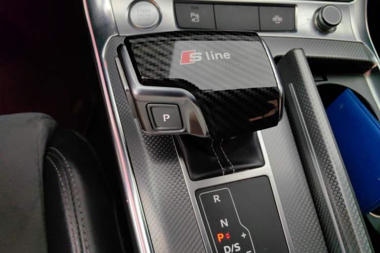 Used Audi A6L 2019 40 TFSI Luxury Dynamic Model Gear Lever
