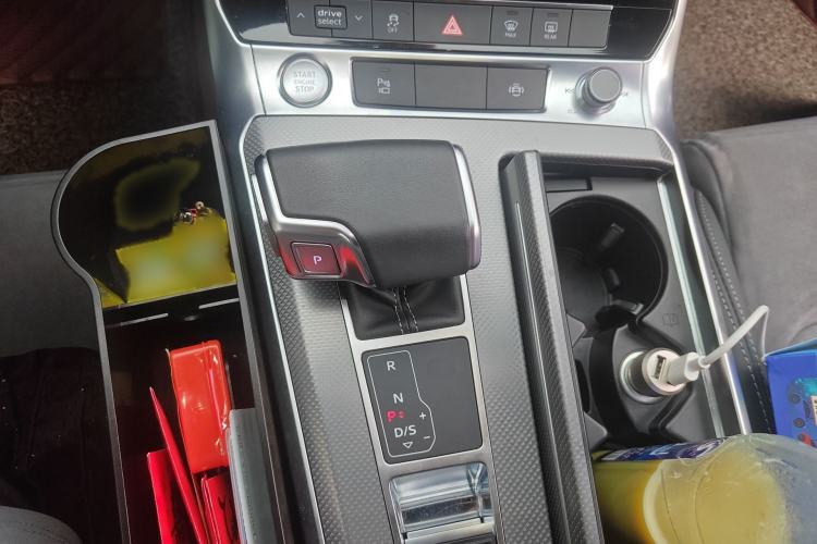 Used Audi A6L 2019 40 TFSI Luxury Dynamic Model Gear Lever