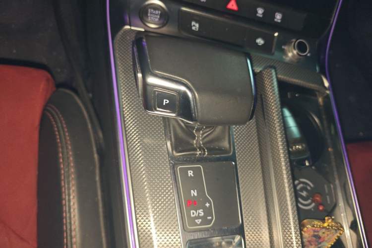 Used Audi A6L 2019 40 TFSI Luxury Dynamic Model Gear Lever