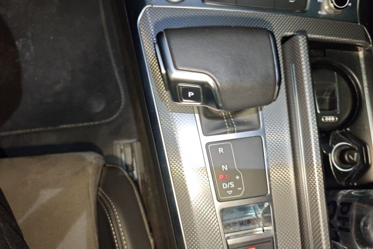 Used Audi A6L 2019 40 TFSI Luxury Dynamic Model Gear Lever
