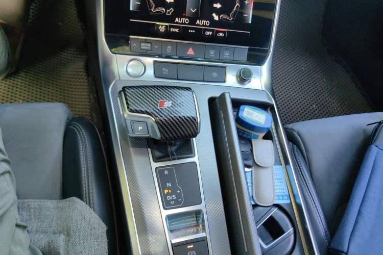Used Audi A6L 2019 40 TFSI Luxury Dynamic Model Gear Lever