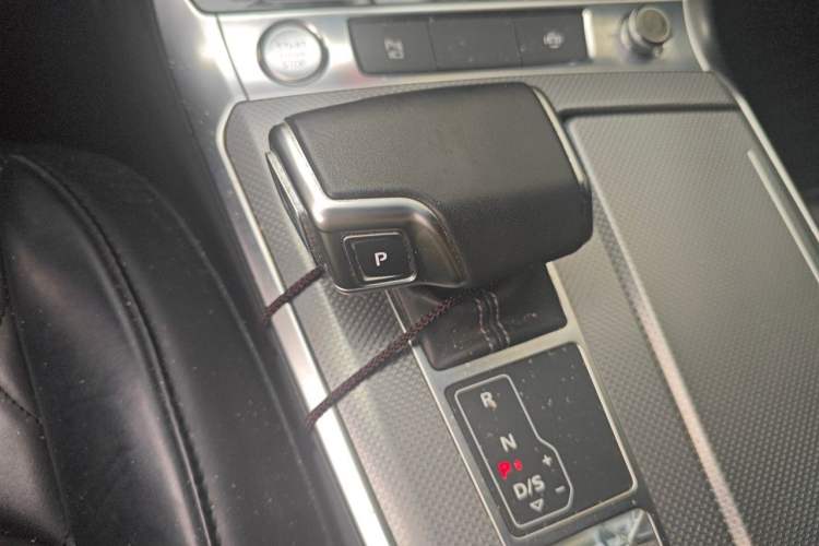 Used Audi A6L 2019 40 TFSI Luxury Dynamic Model Gear Lever
