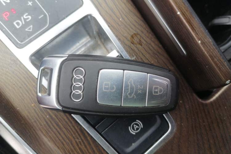 Used Audi A6L 2019 40 TFSI Luxury Dynamic Model Interior 1