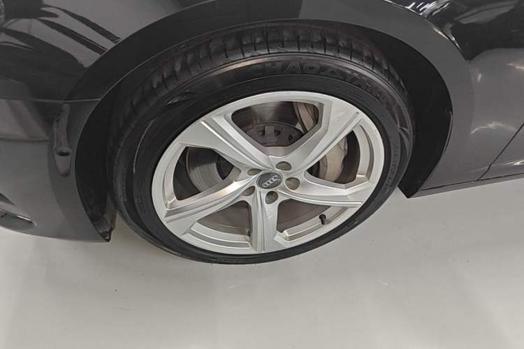 Used Audi A6L 2019 55 TFSI quattro Prestige Edition Left Front Wheel Hub