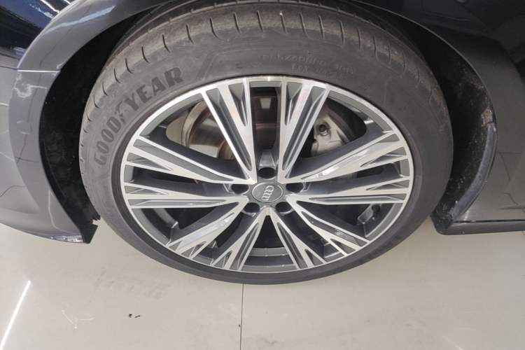 Used Audi A6L 2019 45 TFSI quattro Prestige Dynamic Edition Left Front Wheel Hub