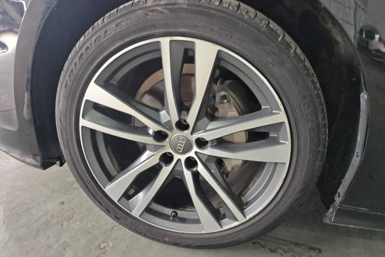 Used Audi A6L 2019 40 TFSI Luxury Dynamic Model Left Front Wheel Hub