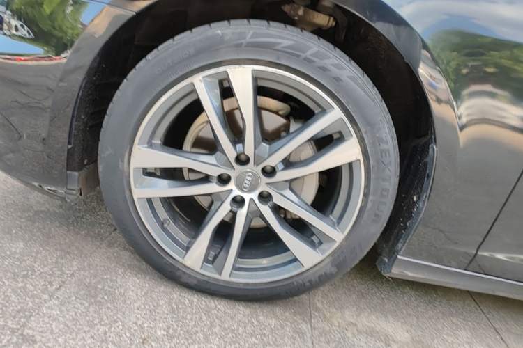 Used Audi A6L 2019 40 TFSI Luxury Dynamic Model Left Front Wheel Hub