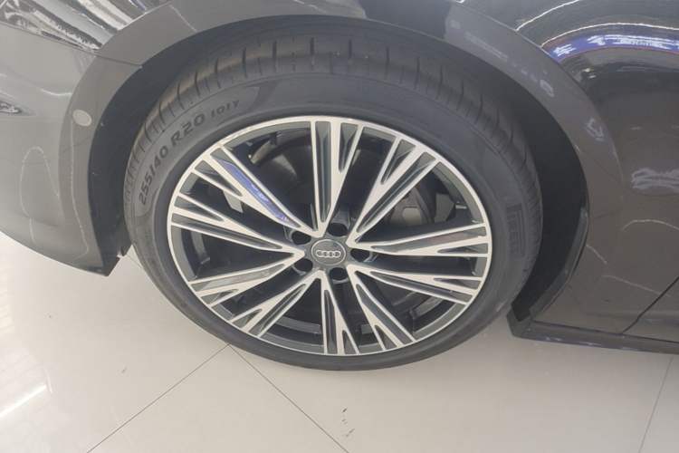 Used Audi A6L 2019 45 TFSI quattro Prestige Dynamic Edition Left Front Wheel Hub