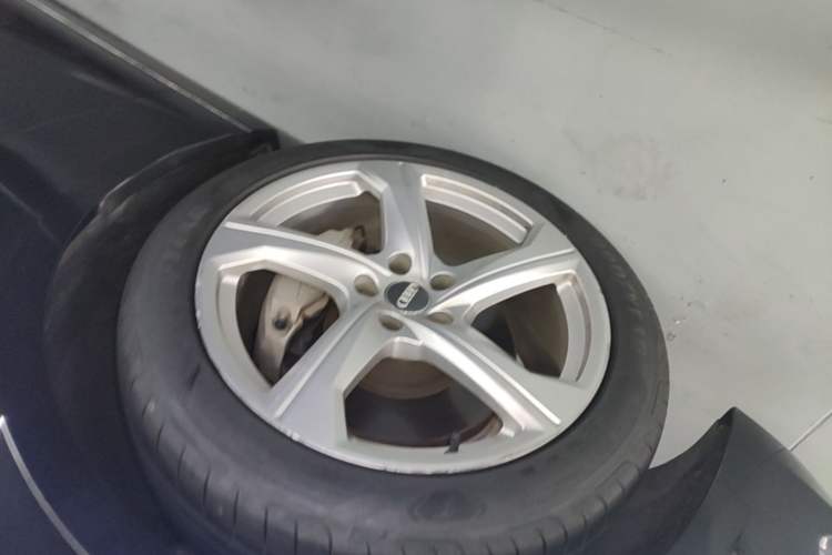 Used Audi A6L 2019 45 TFSI quattro Prestige Elegant Edition Left Front Wheel Hub