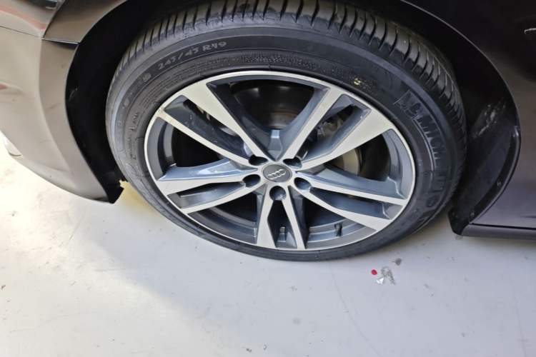 Used Audi A6L 2019 40 TFSI Luxury Dynamic Model Left Front Wheel Hub