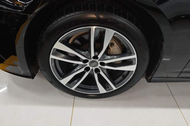 Used Audi A6L 2019 45 TFSI Prestige Dynamic Edition Left Front Wheel Hub
