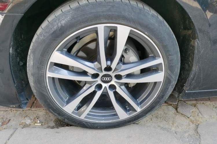 Used Audi A6L 2019 40 TFSI Luxury Dynamic Model Left Front Wheel Hub