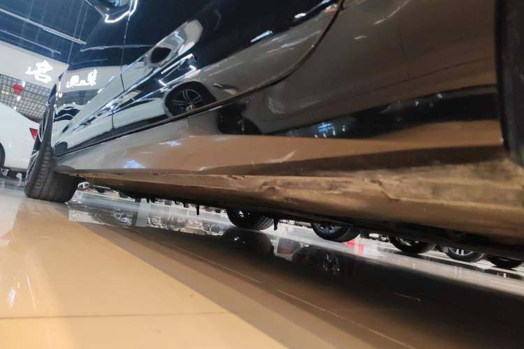 Used Audi A6L 2019 40 TFSI Luxury Prestige Edition Left Side Sill