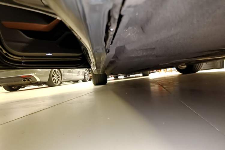 Used Audi A6L 2019 40 TFSI Luxury Prestige Edition Left Side Sill