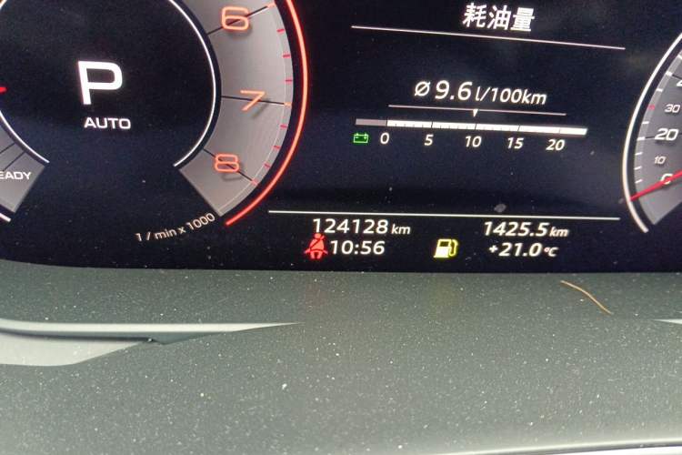 Used Audi A6L 2019 40 TFSI Luxury Dynamic Model Odometer Close Up