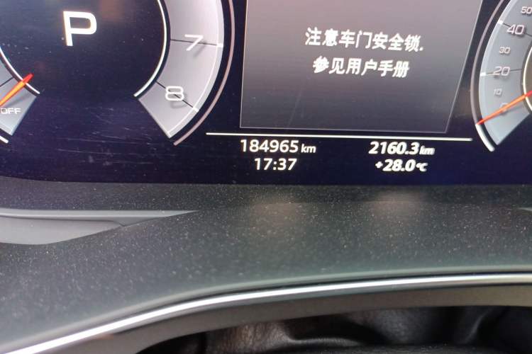 Used Audi A6L 2019 40 TFSI Luxury Dynamic Model Odometer Close Up