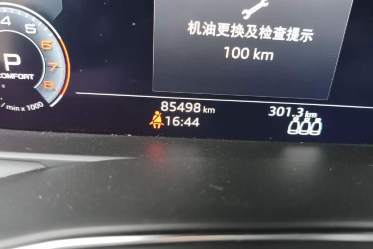 Used Audi A6L 2019 40 TFSI Luxury Prestige Edition Odometer Close Up