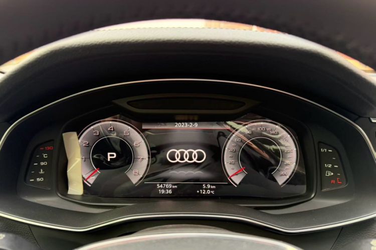 Used Audi A6L 2019 45 TFSI Prestige Elegant Edition Odometer Close Up