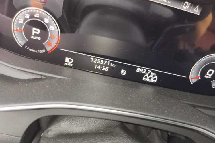 Used Audi A6L 2019 45 TFSI quattro Prestige Elegant Edition Odometer Close Up