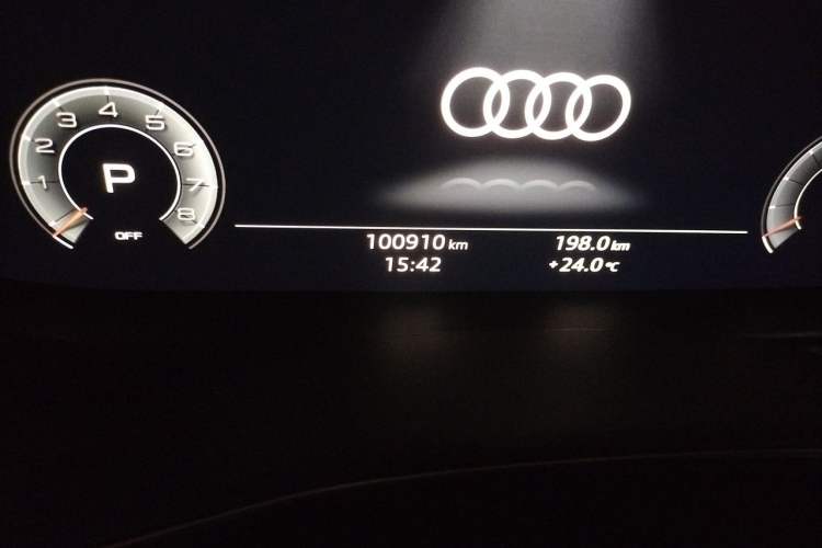 Used Audi A6L 2019 45 TFSI Prestige Elegant Edition Odometer Close Up