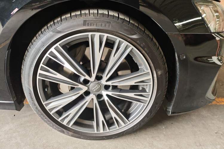 Used Audi A6L 2019 55 TFSI quattro Prestige Dynamic Edition Right Front Wheel Hub