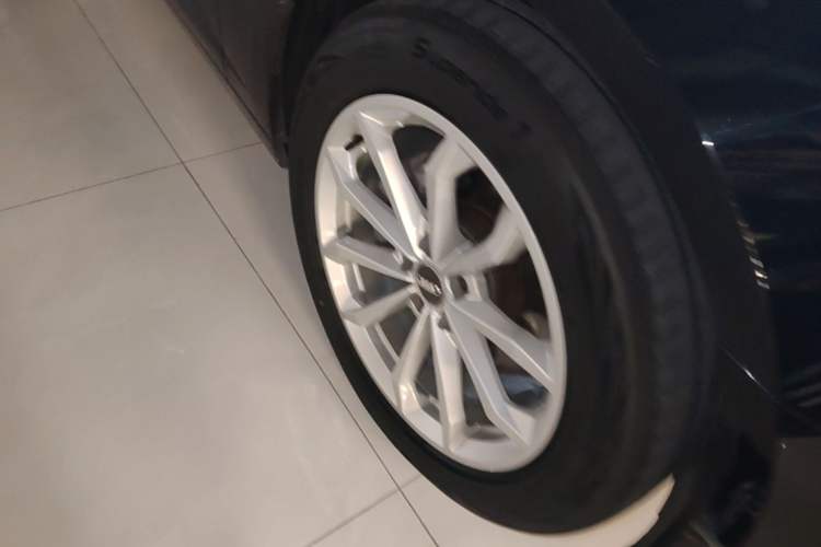 Used Audi A6L 2019 40 TFSI Luxury Prestige Edition Right Front Wheel Hub