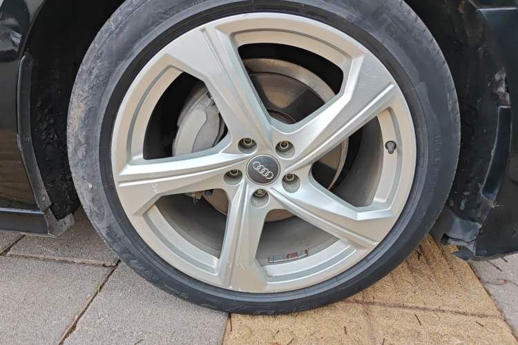 Used Audi A6L 2019 40 TFSI Luxury Dynamic Model Right Front Wheel Hub
