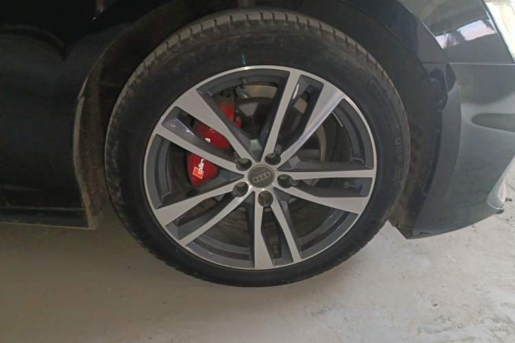 Used Audi A6L 2019 40 TFSI Luxury Dynamic Model Right Front Wheel Hub