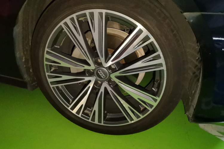 Used Audi A6L 2019 40 TFSI Luxury Dynamic Model Right Front Wheel Hub