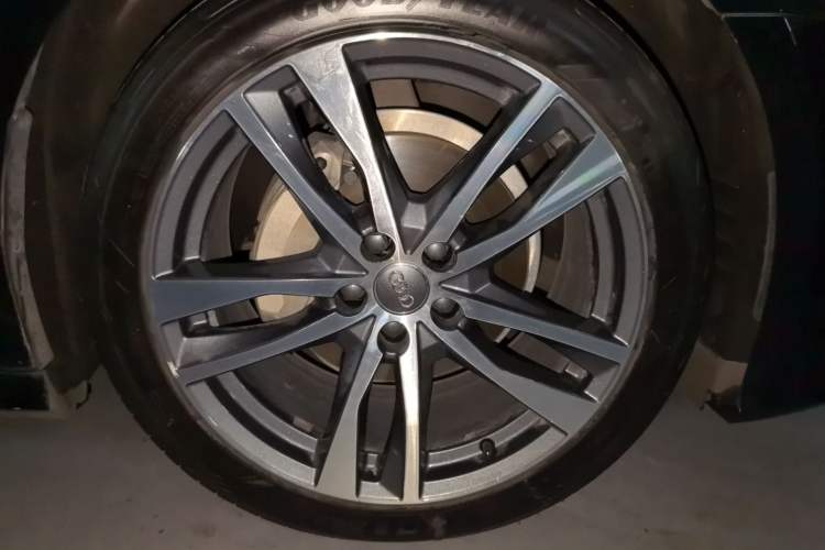 Used Audi A6L 2019 40 TFSI Luxury Dynamic Model Right Front Wheel Hub
