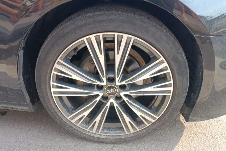 Used Audi A6L 2019 40 TFSI Luxury Dynamic Model Right Front Wheel Hub